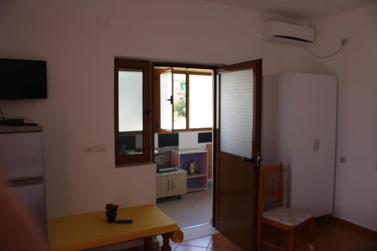 Guesthouse Benardo Saranda Dış mekan fotoğraf