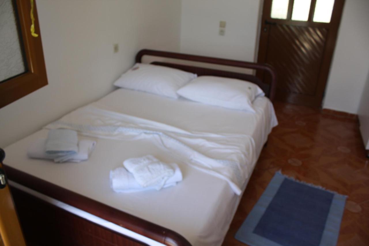Guesthouse Benardo Saranda Dış mekan fotoğraf